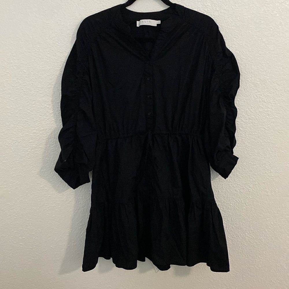 NWOT- ASTR THE LABEL Ruched Shirtdress- black- Size Small